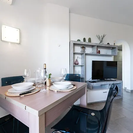 Malagasuite Duquesa Apartment